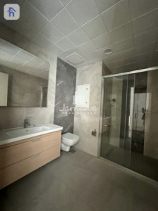 Spacious Apartment in Empire Square Resim 4