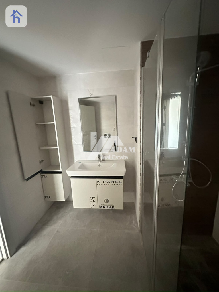 Luxurious 3-Bedroom Apartment in Rami Towers Image 19