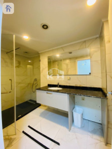 Studio Apartment Image 7