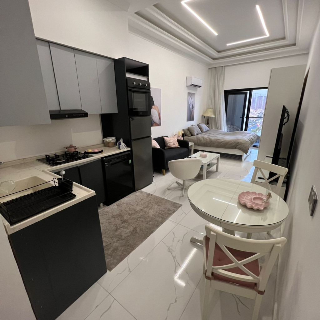 Chic Studio Apartment at Centro Tower