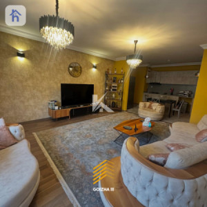 Elegant Apartment in Prime Location image 2