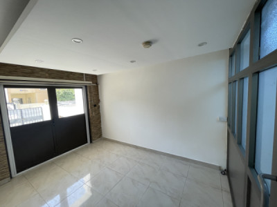 Elegant 4 Bedroom House for Rent Image 3