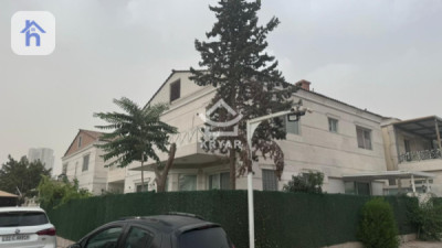 منزل عائلي واسع في قرية إنجليزية image 1