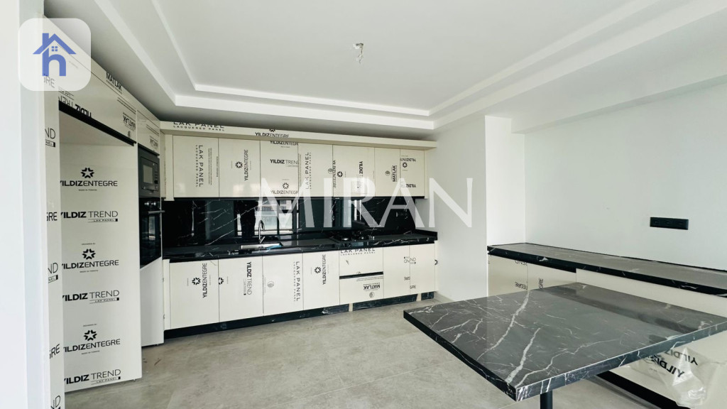 Modern Apartment in Prime Location Image 2