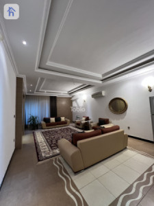 Large Family Home with 5 Bedrooms image 2