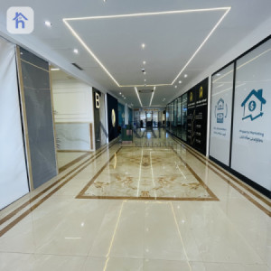 Spacious Commercial Property Resim 4