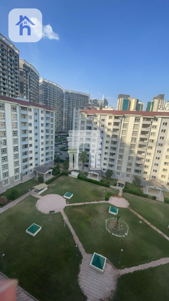 Elegant 3-Bedroom Flat in Empire Royal