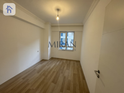 Modern Three-Bedroom Apartment for Rent Image 3