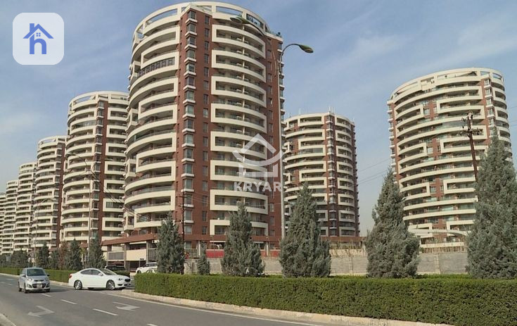 Stylish 4-Bedroom Apartment with High Floor Resim 14
