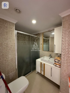 Modern Apartment Image 13