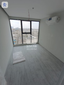 6th-floor apartment with well-designed layout Image 6