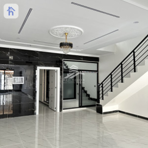 Spacious House with Multiple Rooms Image 6