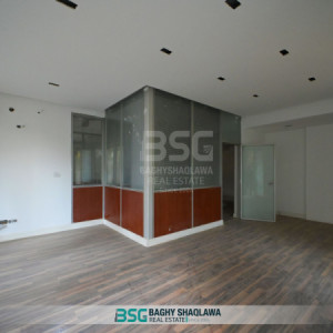 بيت واسع في القرية الإنجليزية image 2