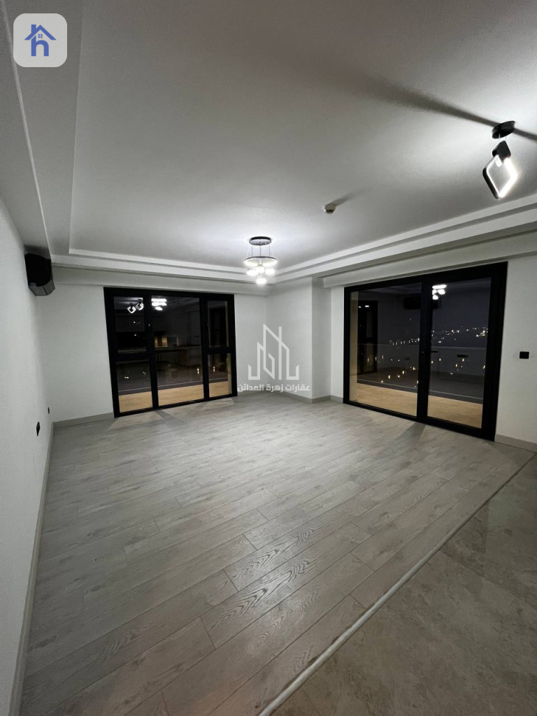 شقة عصرية في برج رامي