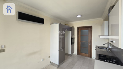 Modern Apartment Image 4