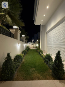 Luxury House image 5