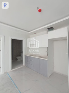 Modern One-Bedroom Flat Image 4
