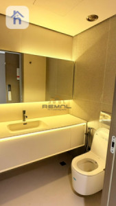 Stylish Apartment with Spacious Rooms image 5