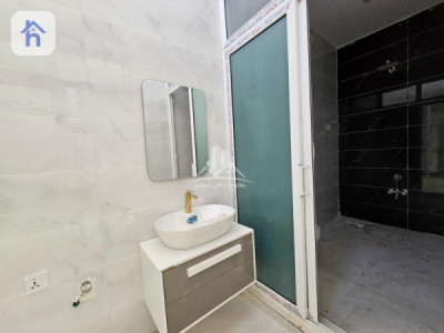Spacious House with 3 Bedrooms Image 15