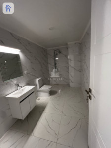 Modern 1 Bedroom Apartment image 5
