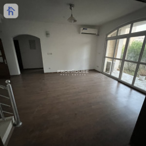 Spacious Villa in Empire Royal with 5 Bedrooms image 7