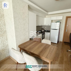 Family Apartment with Modern Amenities Image 3