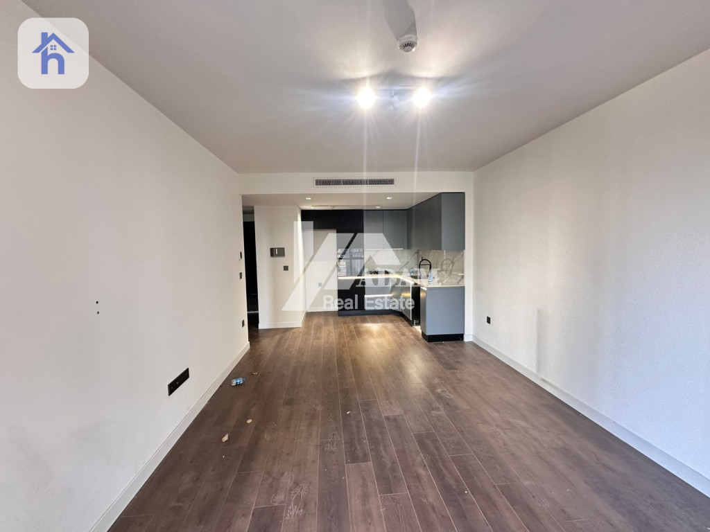 Modern 1-Bedroom Apartment on High Floor