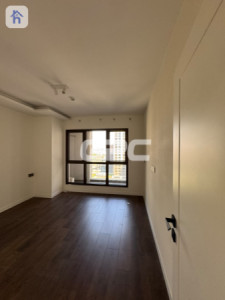Modern 1 Bedroom Apartment with Stunning View image 4