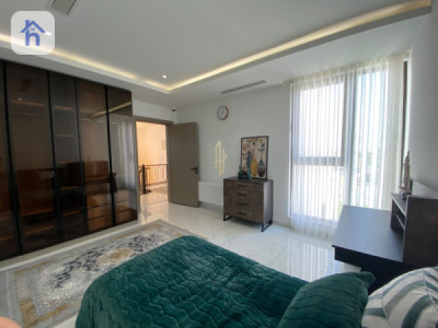 Modern Home with 4 Bedrooms image 10