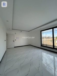 Family Home with 5 Bedrooms Resim 10