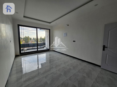 منزل بخمس غرف نوم كبير للبيع صورة 11