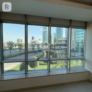 Modern Apartment with 1 Bedroom Image 3