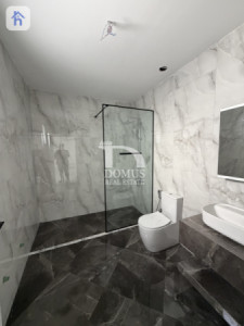 Commercial House Image 12