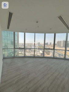 Large 4-Bedroom Apartment For Rent image 1