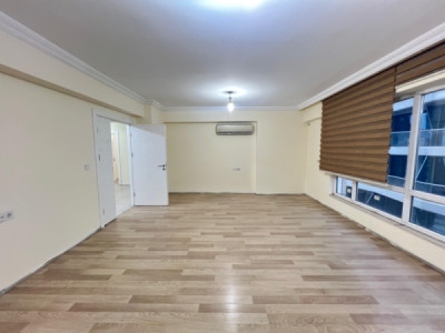 Spacious Apartment with 3 Bedrooms in Erbil Image 3