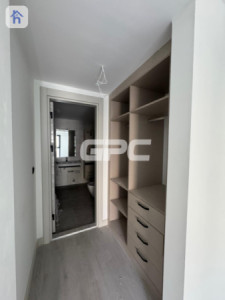 Modern 2-Bedroom Apartment image 6
