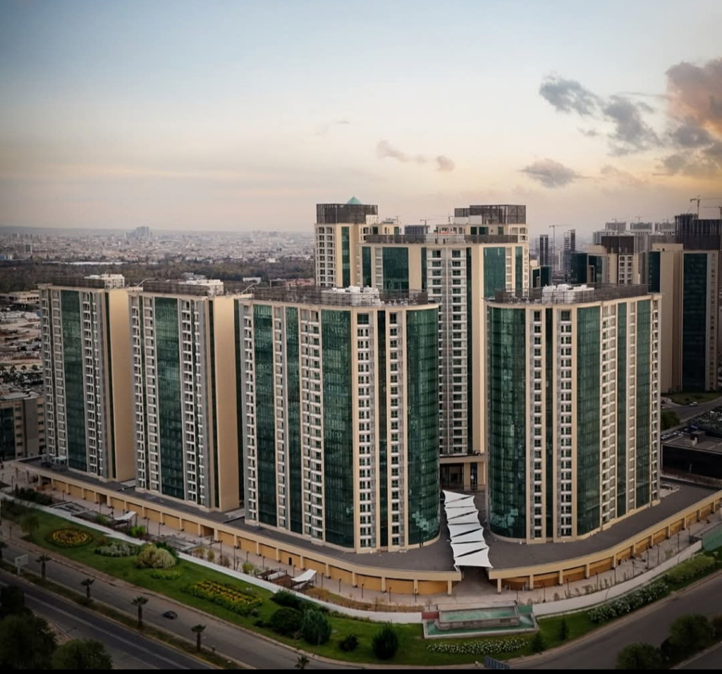 Spacious apartment in Empire Square