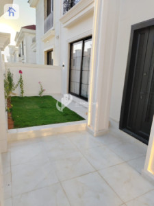 Modern House image 2