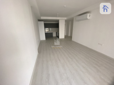 Chic Apartment in Prime Location image 1