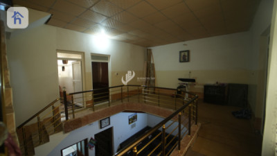 Commercial House (250m²) Image 10