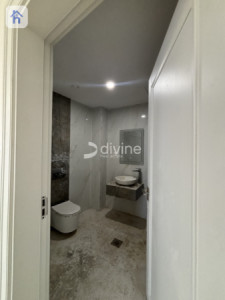 Spacious Office in Prime Location Resim 9