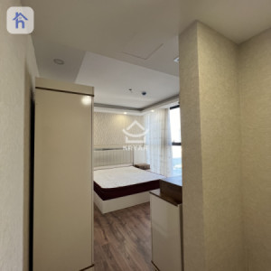 Stylish Apartment with Lovely Views Image 4