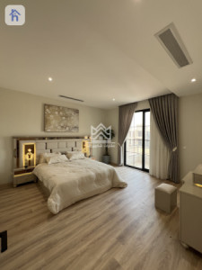 Beautiful 5-Bedroom Home in Erbil image 17