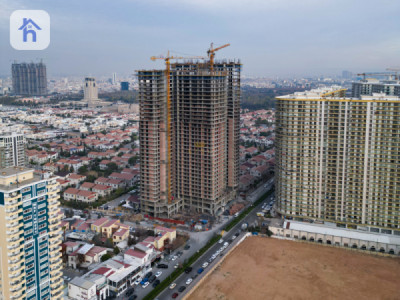 Modern Apartment in English Tower image 1