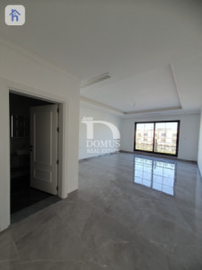 Commercial House (242m²) Image 10