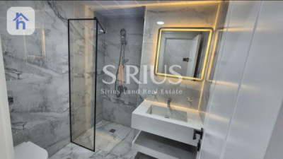 Luxurious Apartment with Stunning Views Image 8