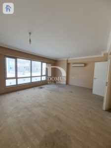 Spacious Apartment with 3 Bedrooms image 1