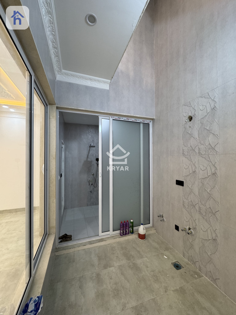 Modern 4 Bedroom House Image 13