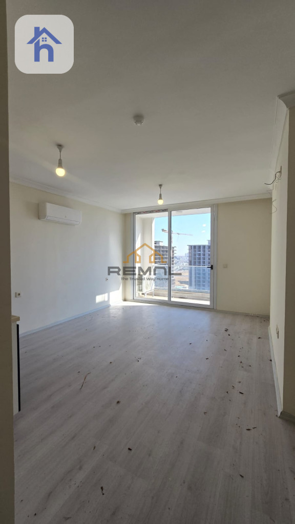 Studio Apartment Image 2