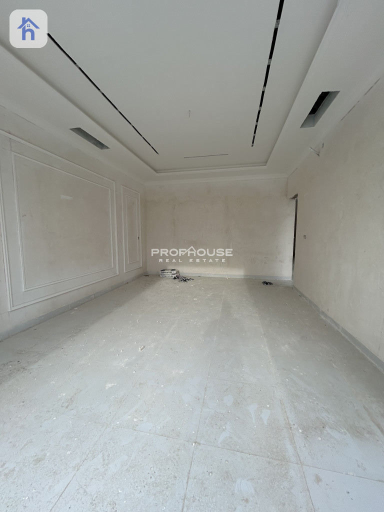 House Opposite Garden Image 2